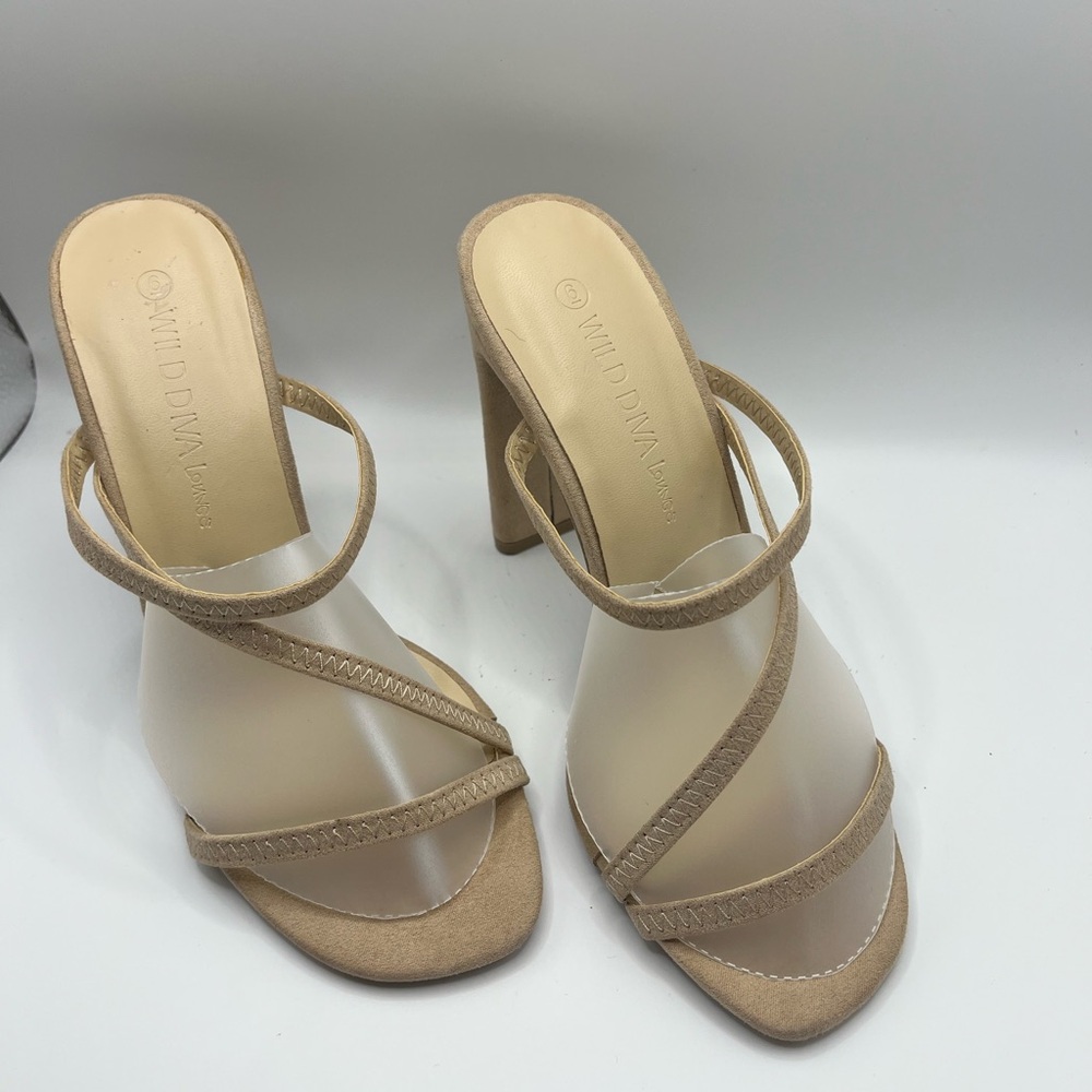 Wild Diva Lounge Women Tan Fashion Strappy Block Heel Snadles  Size 6 ~ EUC